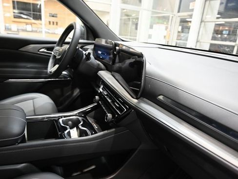 New 2026 Chevrolet Traverse LT w/ Sun and Wheel Package image 14