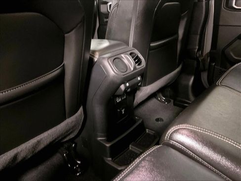 Used 2023 Jeep Wrangler Sahara w/ Cold Weather Group AWD/4WD image 27