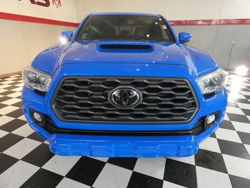Used 2020 Toyota Tacoma 4x4 Double Cab image 2