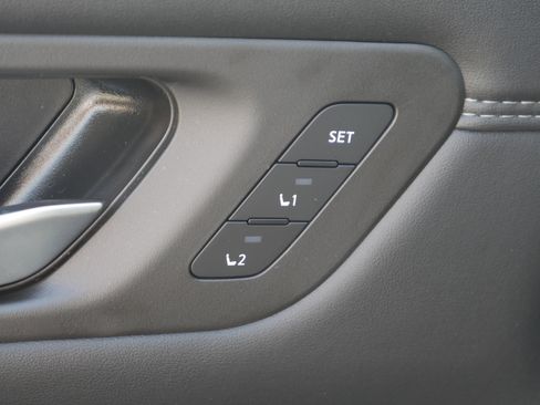 New 2026 Nissan Pathfinder Platinum AWD/4WD image 38