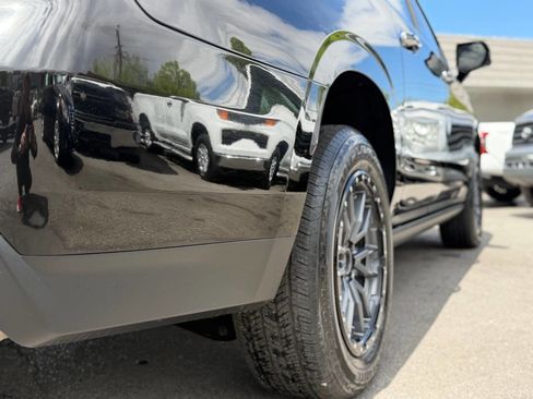 Used 2021 Chevrolet Suburban High Country image 32