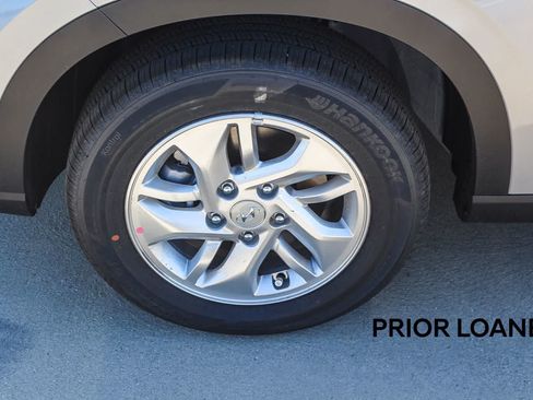 Certified 2026 Hyundai Venue SE FWD image 11