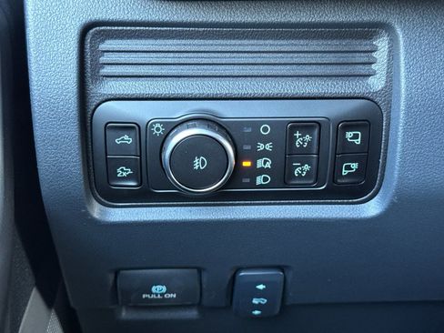 New 2026 Ford F250 Lariat w/ Black Appearance Package image 30