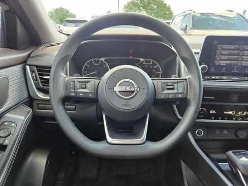 Used 2023 Nissan Rogue SV FWD image 17