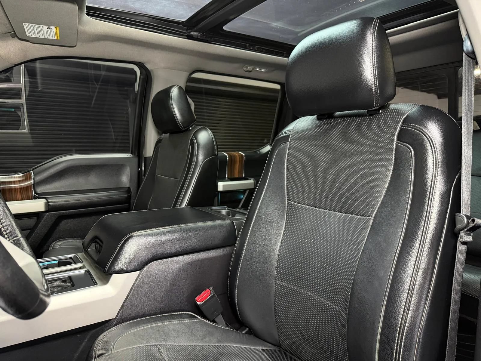 Used 2016 Ford F150 Lariat w/ Equipment Group 502A Luxury AWD/4WD image 28