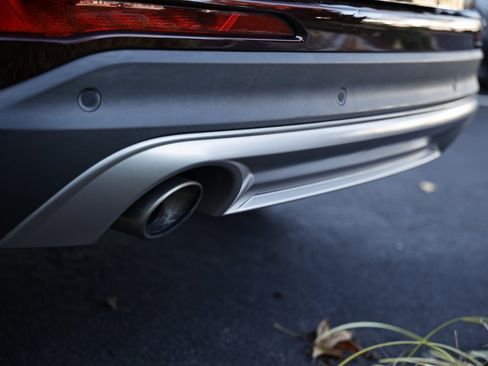 Used 2021 Lincoln Corsair FWD w/ Premium Package image 8