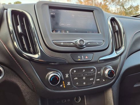 Used 2022 Chevrolet Equinox RS w/ LPO, Floor Liner Package image 16