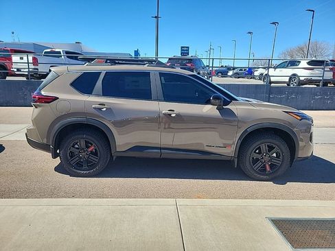New 2026 Nissan Rogue SV AWD/4WD image 8