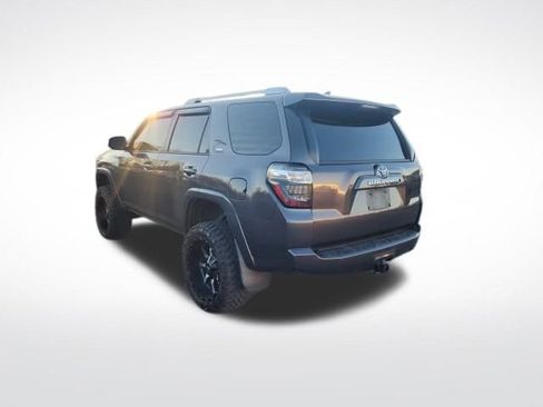 Used 2018 Toyota 4Runner SR5 image 7