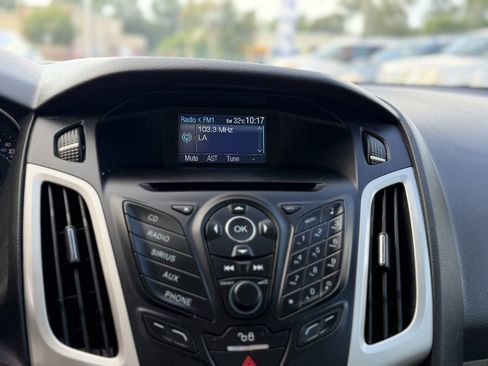 Used 2012 Ford Focus SE FWD image 13