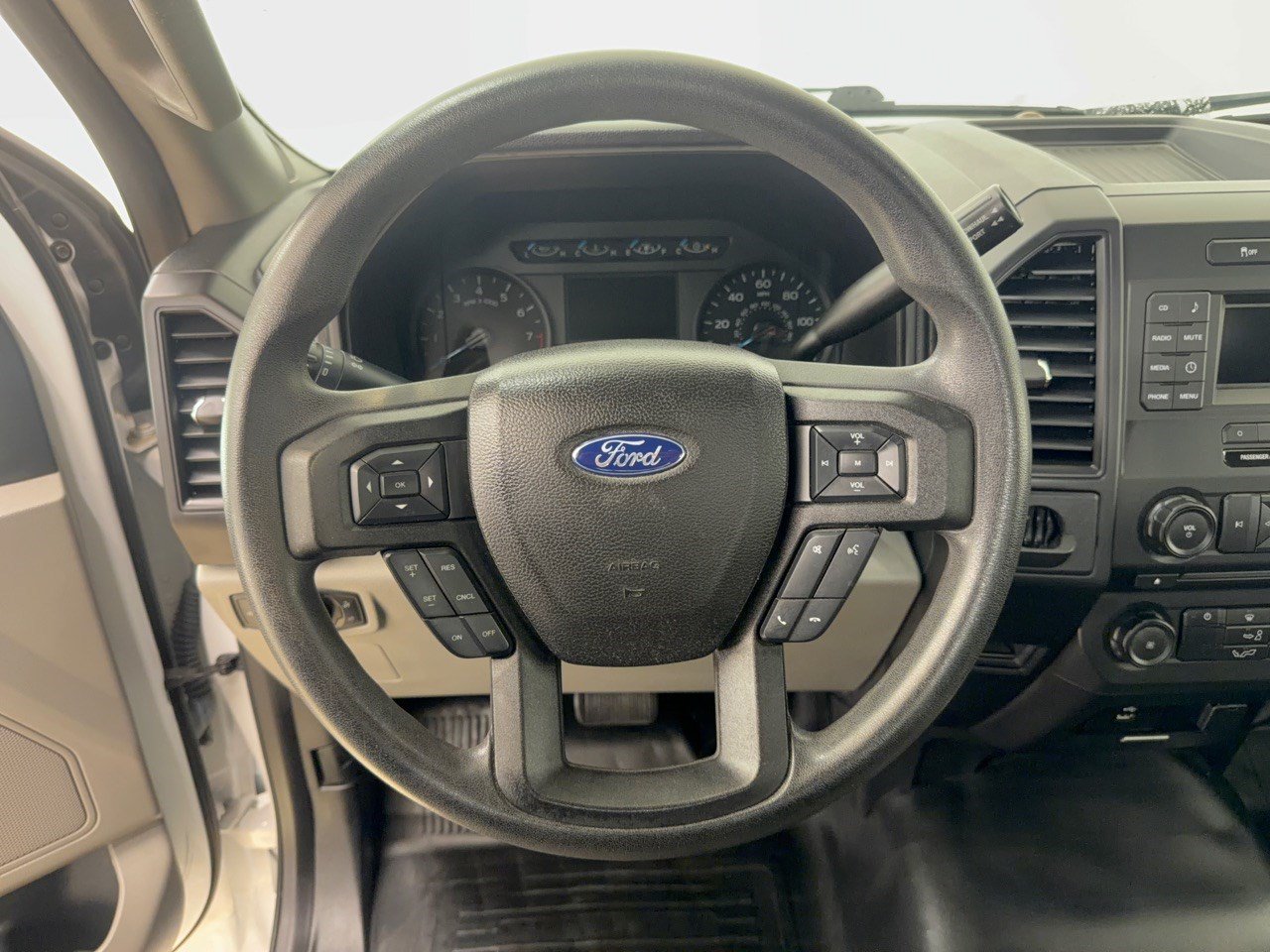 Used 2017 Ford F150 XL w/ Equipment Group 101A Mid RWD image 10