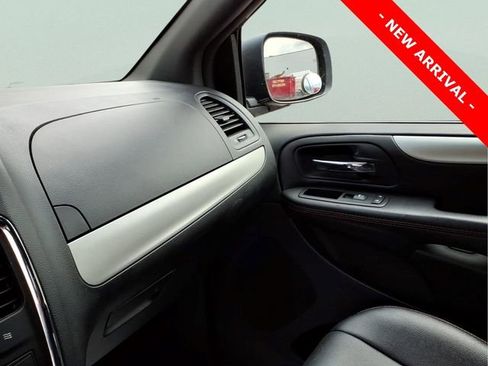 Used 2015 Dodge Grand Caravan R/T w/ Driver Convenience Group FWD image 21