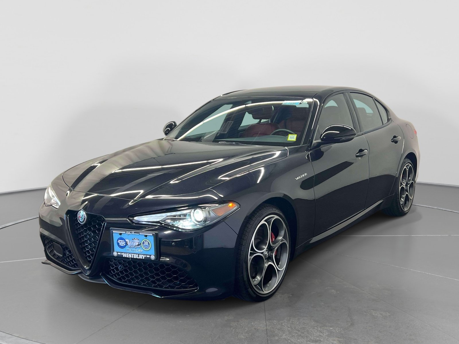 Used 2023 Alfa Romeo Giulia Veloce AWD/4WD image 5