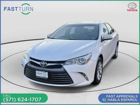 Used 2015 Toyota Camry LE image 1