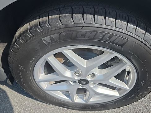 Used 2024 Ford Edge SEL AWD/4WD image 10
