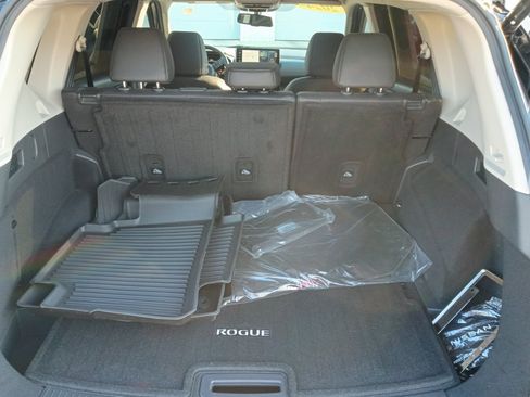 Used 2024 Nissan Rogue Platinum FWD image 15