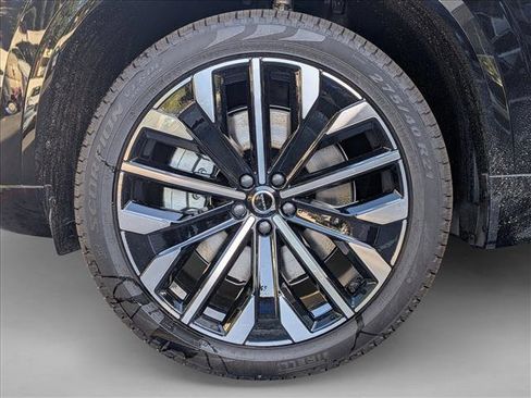 New 2026 Volvo XC90 T8 Plus w/ Protection Package Premier image 11