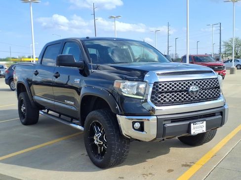 Used 2018 Toyota Tundra SR5 w/ SR5 Upgrade Package AWD/4WD image 7