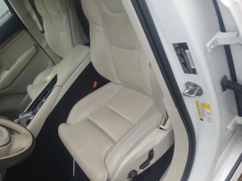 Used 2024 Volvo XC90 B6 Ultimate w/ Protection Package Premier image 5