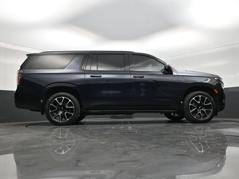 Used 2024 Chevrolet Suburban RST w/ Luxury Package RWD image 25