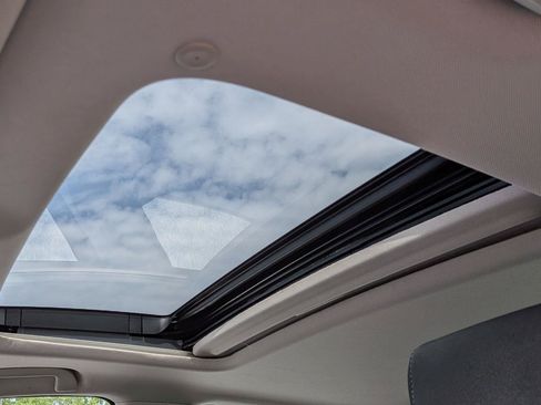 Used 2018 Honda Accord EX image 12