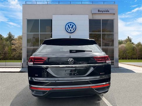 Certified 2022 Volkswagen Atlas Cross Sport SE image 5