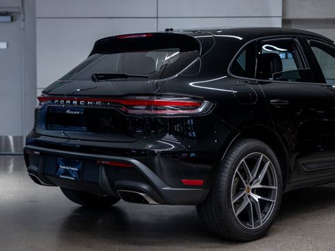 Certified 2024 Porsche Macan w/ Premium Plus Package AWD/4WD image 24