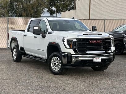 New 2026 GMC Sierra 2500 Pro w/ 1SA Pro Safety Plus Package