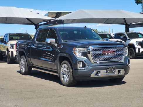 Used 2022 GMC Sierra 1500 Denali w/ Denali Premium Package AWD/4WD image 3