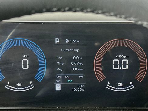 Used 2025 Hyundai Santa Fe SEL FWD image 19