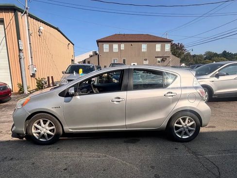 Used 2013 Toyota Prius C Three FWD image 6