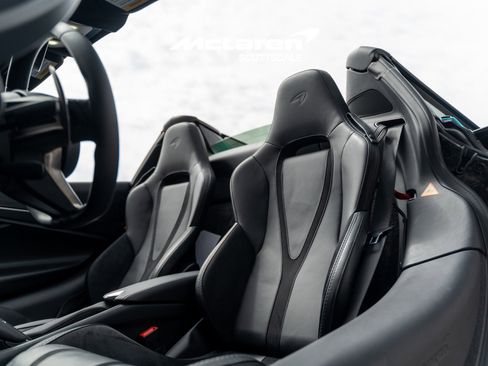 Used 2025 McLaren 750S Spider RWD image 11