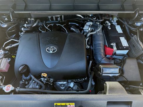 Used 2022 Toyota Highlander XLE image 37