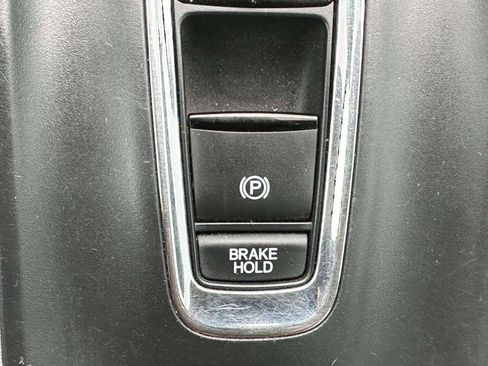 Used 2019 Honda HR-V LX image 28