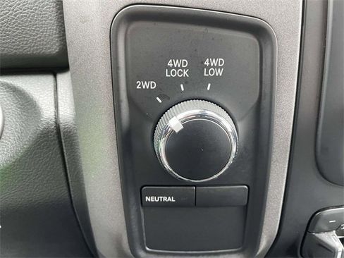 Used 2018 RAM 2500 Tradesman w/ Chrome Appearance Group image 21