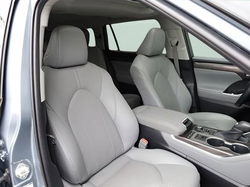 Certified 2020 Toyota Highlander Limited image 25