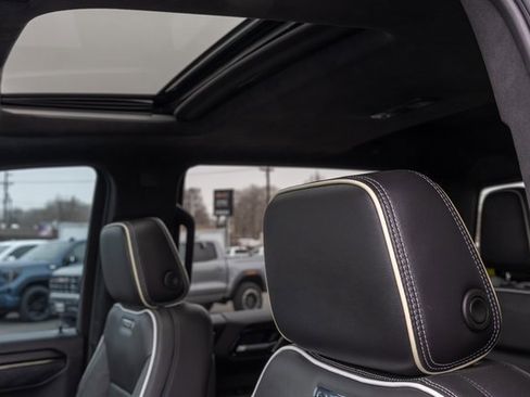 Used 2025 GMC Sierra 1500 AT4X image 10