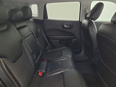 Used 2018 Jeep Compass Latitude w/ Cold Weather Group AWD/4WD image 19