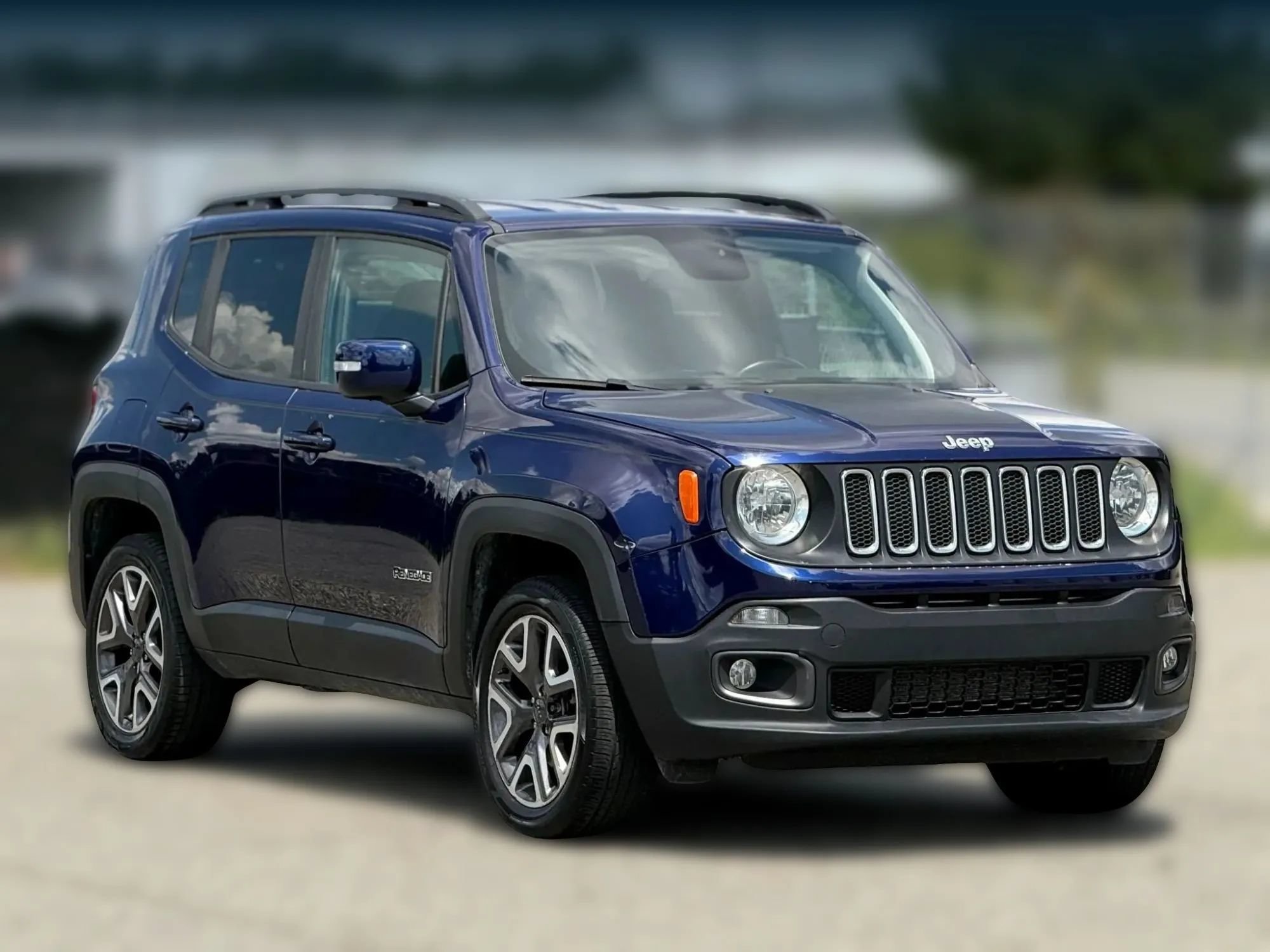 Used 2018 Jeep Renegade Latitude w/ Cold Weather Group AWD/4WD image 1