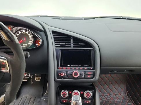 Used 2014 Audi R8 V8 w/ Convenience Package image 27