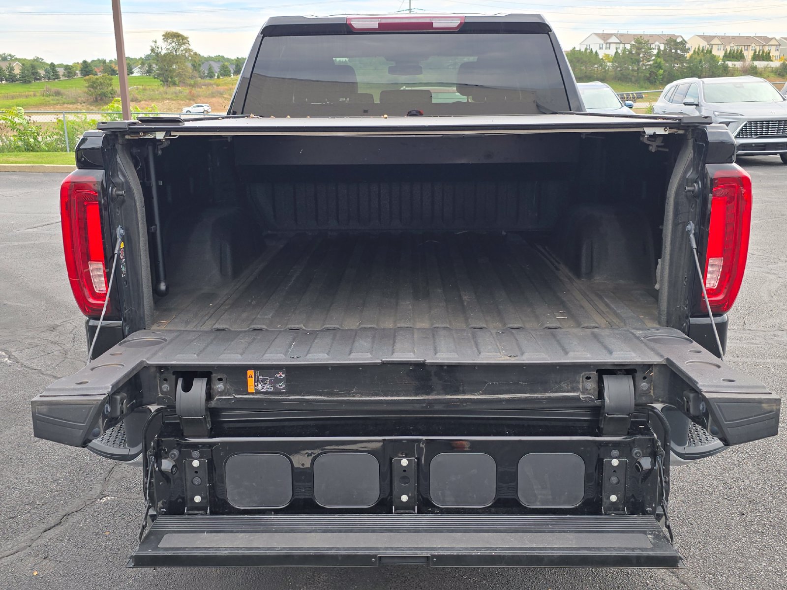Used 2022 GMC Sierra 1500 SLT w/ SLT Convenience Package AWD/4WD image 13