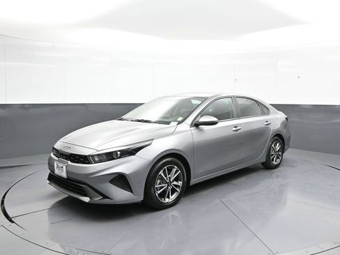 Used 2022 Kia Forte LXS w/ LXS Technology Package FWD image 10