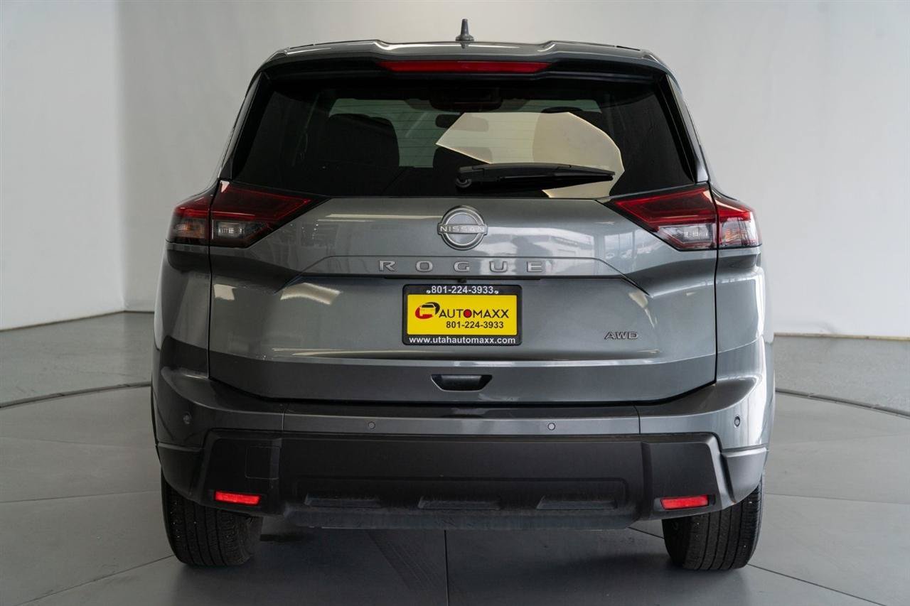 Used 2026 Nissan Rogue SV AWD/4WD image 7
