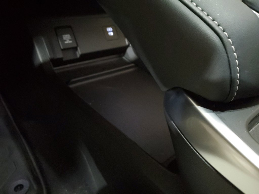 Used 2025 Acura RDX SH-AWD image 15