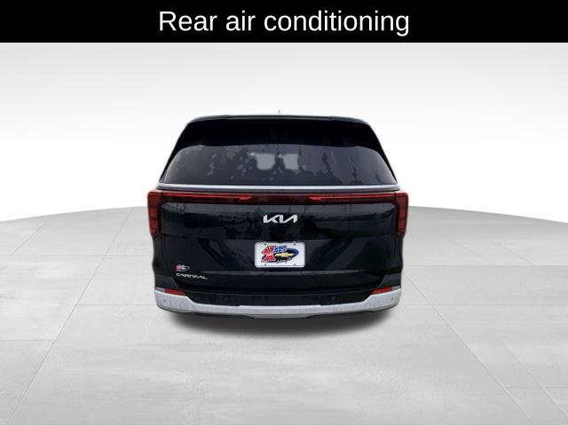 Used 2026 Kia Carnival FWD image 6