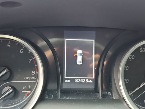 Used 2022 Toyota Camry LE image 8