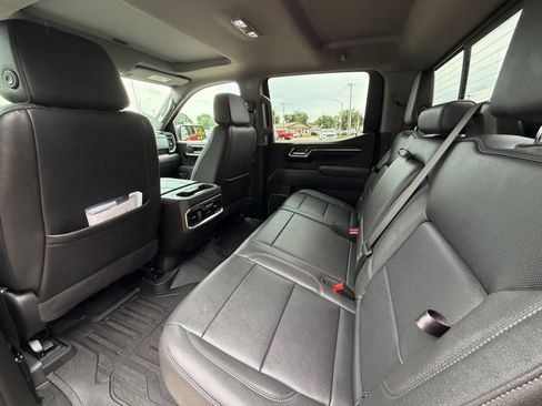 Used 2025 GMC Sierra 1500 SLT w/ SLT Premium Plus Package AWD/4WD image 24