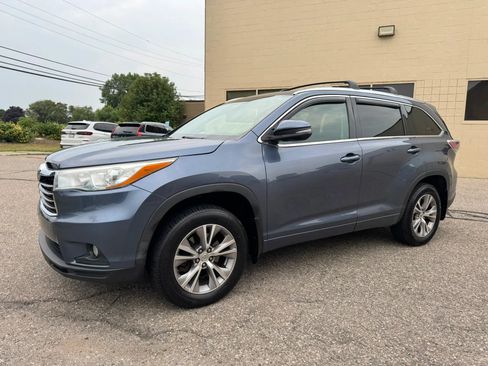Used 2015 Toyota Highlander XLE AWD/4WD image 4
