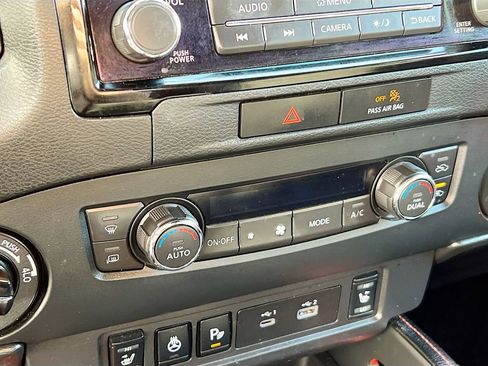 Used 2022 Nissan Frontier PRO-4X AWD/4WD image 14
