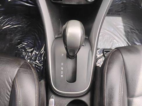 Used 2021 Chevrolet Trax LT w/ Premium Seat Package AWD/4WD image 21